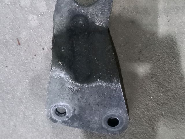 bontott FORD TRANSIT Motor Tartó Bak (Fém)