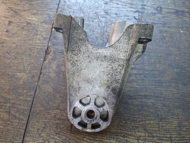 bontott FORD TRANSIT Motor Tartó Bak (Fém)