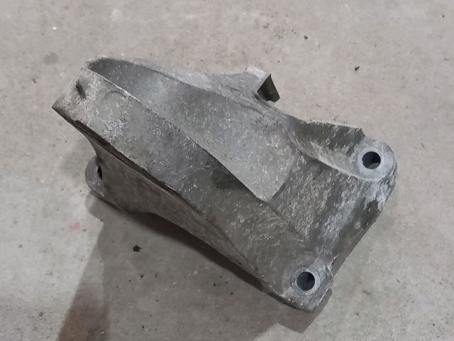 bontott FORD TRANSIT Motor Tartó Bak (Fém)