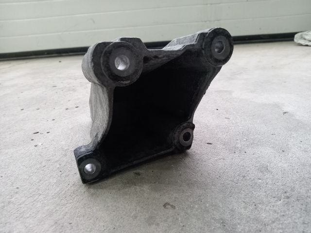 bontott FORD TRANSIT Motor Tartó Bak (Fém)