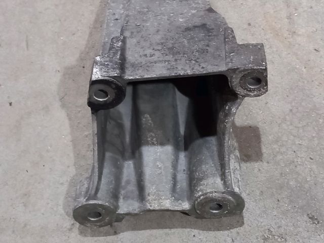 bontott FORD TRANSIT Motor Tartó Bak (Fém)