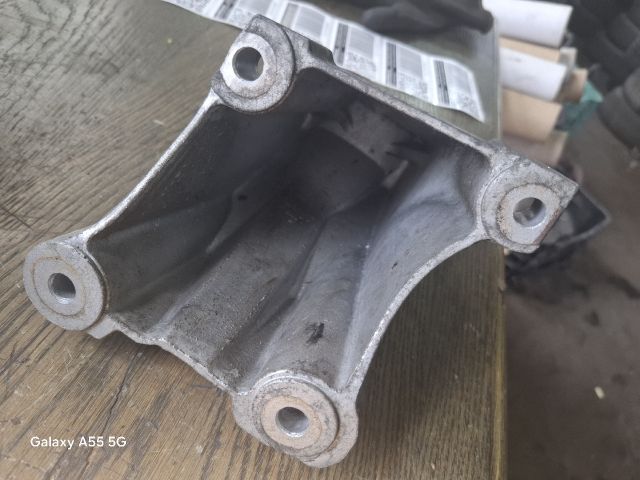 bontott FORD TRANSIT Motor Tartó Bak (Fém)