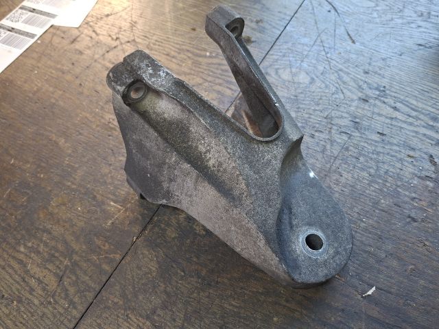 bontott FORD TRANSIT Motor Tartó Bak (Fém)