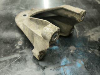 bontott FORD TRANSIT Motor Tartó Bak Jobb