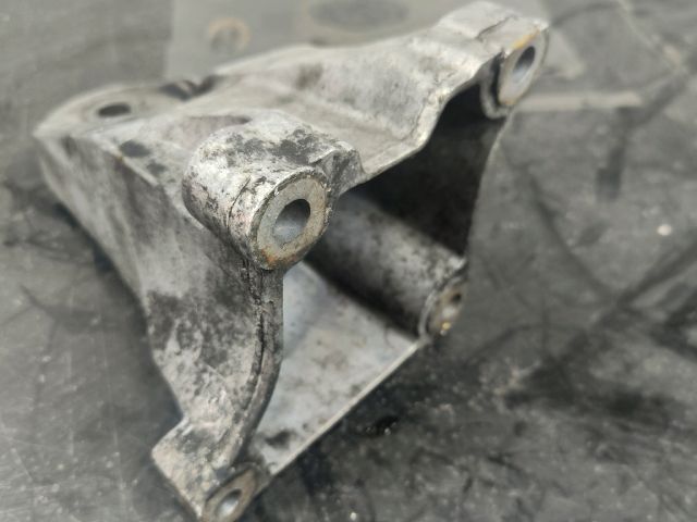 bontott FORD TRANSIT Motor Tartó Bak (Pozíciófüggetlen)