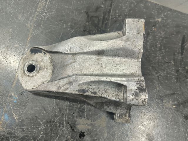 bontott FORD TRANSIT Motor Tartó Bak (Pozíciófüggetlen)