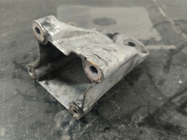 bontott FORD TRANSIT Motor Tartó Bak (Pozíciófüggetlen)