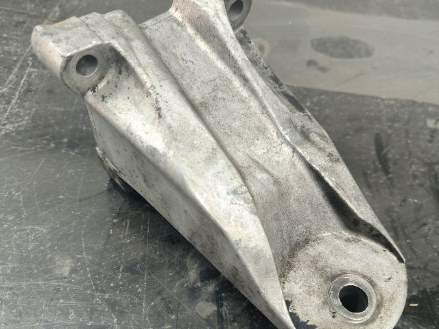 bontott FORD TRANSIT Motor Tartó Bak (Pozíciófüggetlen)