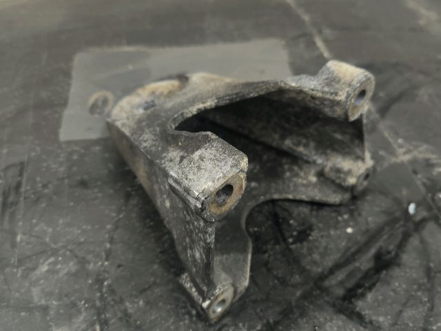 bontott FORD TRANSIT Motor Tartó Bak (Pozíciófüggetlen)