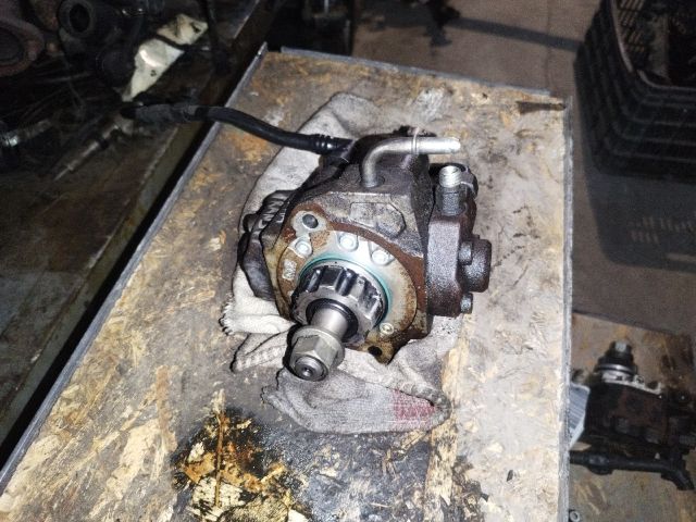 bontott FORD TRANSIT Nagynyomású Szivattyú