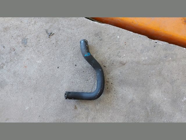 bontott FORD TRANSIT Olajhűtő Vízcső (Bemenő)