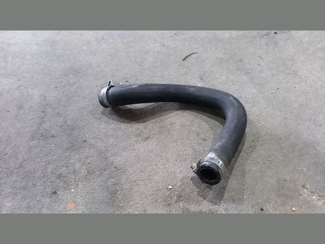 bontott FORD TRANSIT Olajhűtő Vízcső (Bemenő)