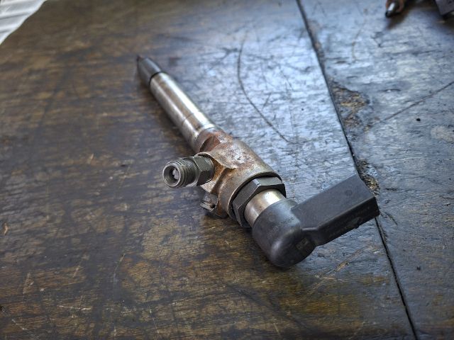 bontott FORD TRANSIT Porlasztó (1 db)