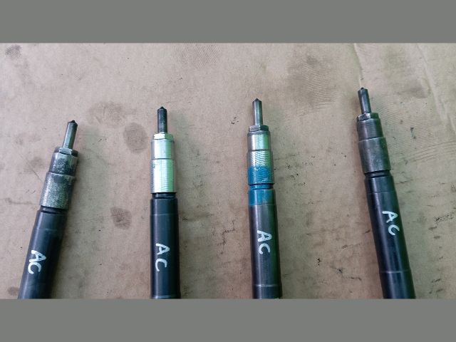 bontott FORD TRANSIT Porlasztó (1 db)