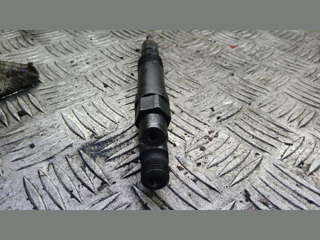 bontott FORD TRANSIT Porlasztó (1 db)