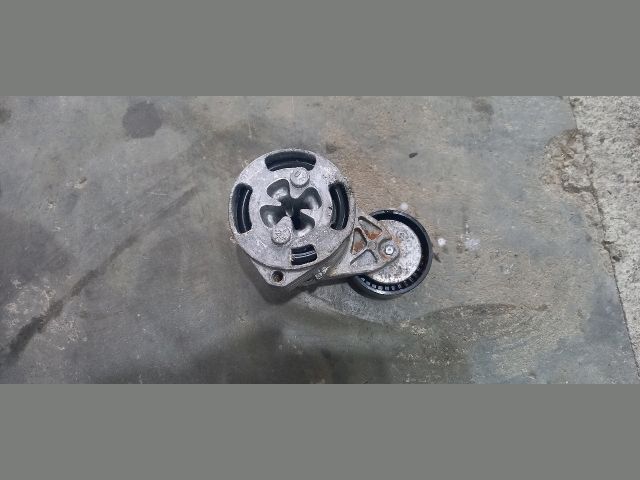 bontott FORD TRANSIT Szíjfeszítő Görgő