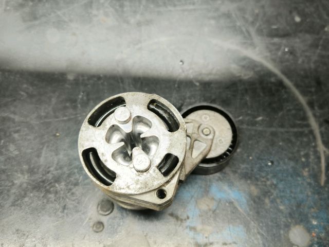 bontott FORD TRANSIT Szíjfeszítő Görgő