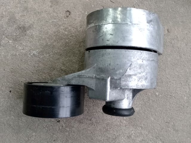 bontott FORD TRANSIT Szíjfeszítő Görgő