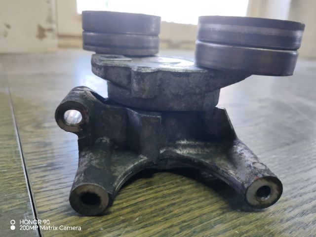 bontott FORD TRANSIT Szíjfeszítő Görgő