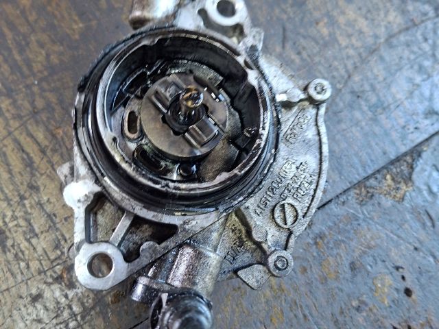 bontott FORD TRANSIT Vákumpumpa