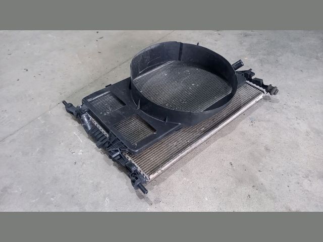 bontott FORD TRANSIT Vízhűtő Radiátor (Nem klímás)