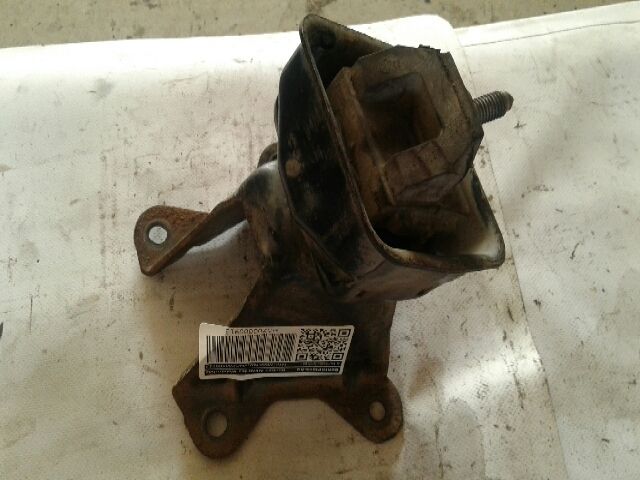 bontott FORD TRANSIT Motor Tartó Bak Jobb