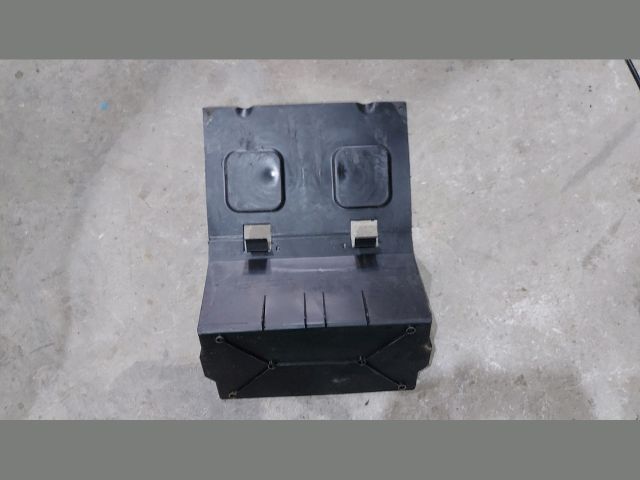 bontott FORD TRANSIT Akkumulátor Fedél