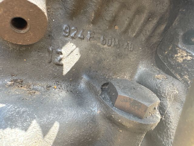 bontott FORD TRANSIT Motor (Fűzött blokk hengerfejjel)