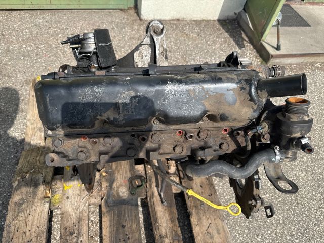 bontott FORD TRANSIT Motor (Fűzött blokk hengerfejjel)