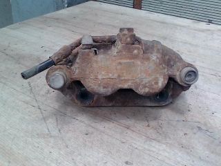 bontott FORD TRANSIT Jobb első Féknyereg Munkahengerrel