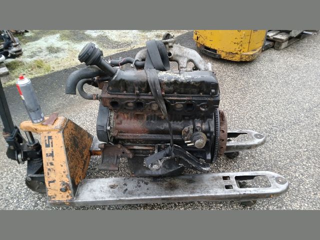 bontott FORD TRANSIT Motor (Fűzött blokk hengerfejjel)