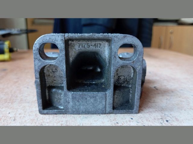 bontott FORD TRANSIT Gázolajszűrő Ház