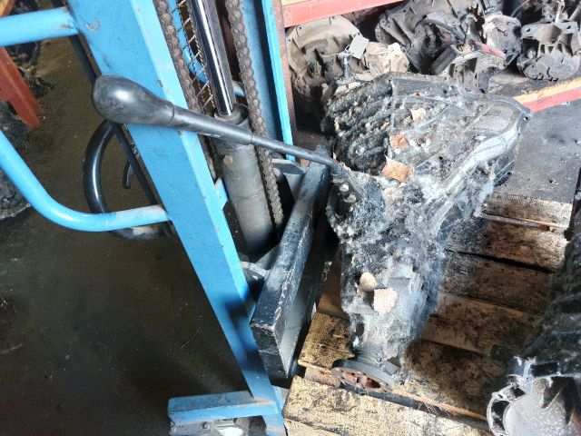 bontott FORD TRANSIT Váltó (Mechanikus)