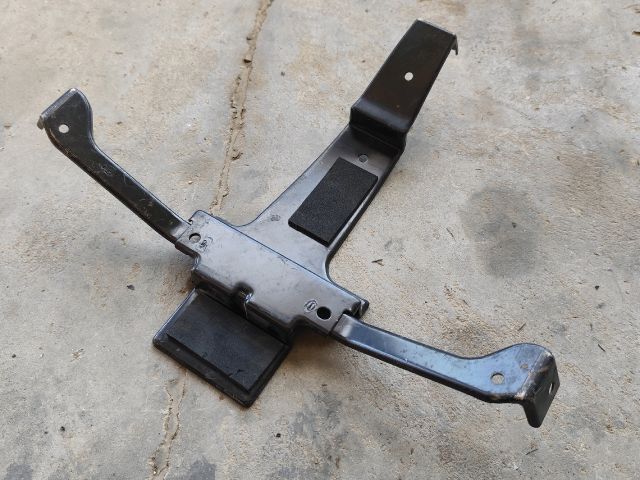 bontott FORD TRANSIT Akkumulátor Tartó