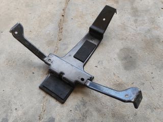 bontott FORD TRANSIT Akkumulátor Tartó