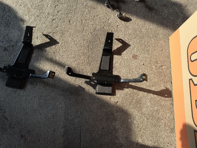 bontott FORD TRANSIT Akkumulátor Tartó