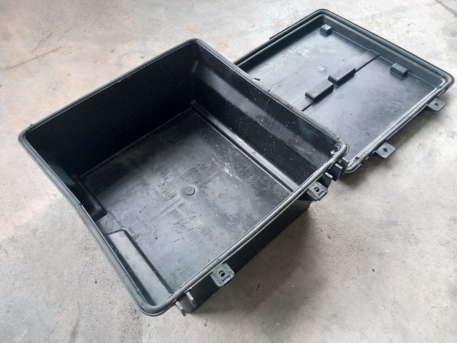 bontott FORD TRANSIT Akkumulátor Tartó