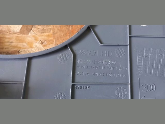 bontott FORD TRANSIT Alsó Kormányoszlop Burkolat