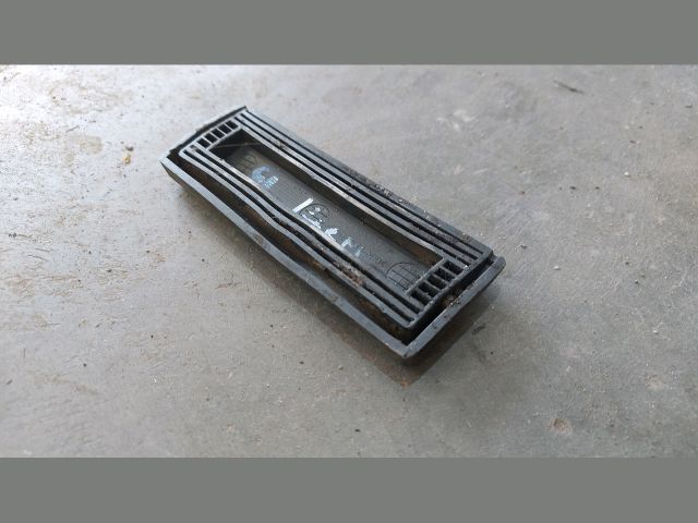 bontott FORD TRANSIT Bal B Oszlop Díszléc