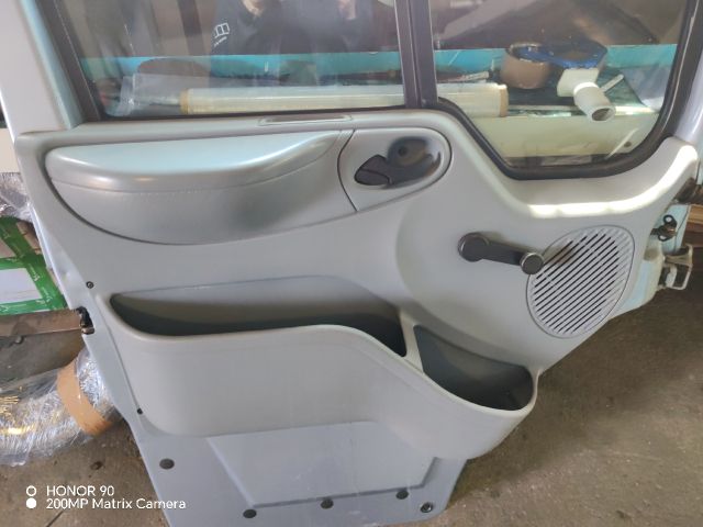 bontott FORD TRANSIT Bal első Ajtó (Részeivel)