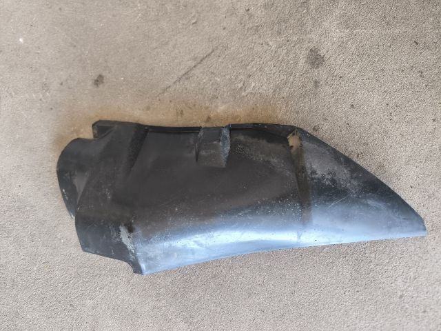 bontott FORD TRANSIT Bal első Dobbetét (Kerékjárati, Műanyag)