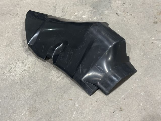 bontott FORD TRANSIT Bal első Dobbetét (Kerékjárati, Műanyag)