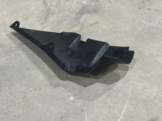 bontott FORD TRANSIT Bal első Dobbetét (Kerékjárati, Műanyag)