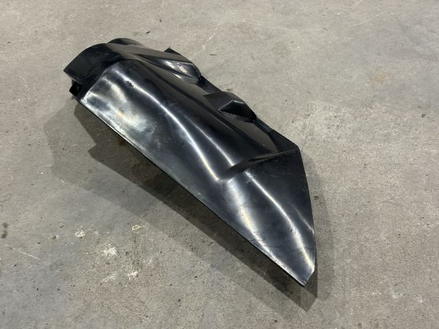 bontott FORD TRANSIT Bal első Dobbetét (Kerékjárati, Műanyag)