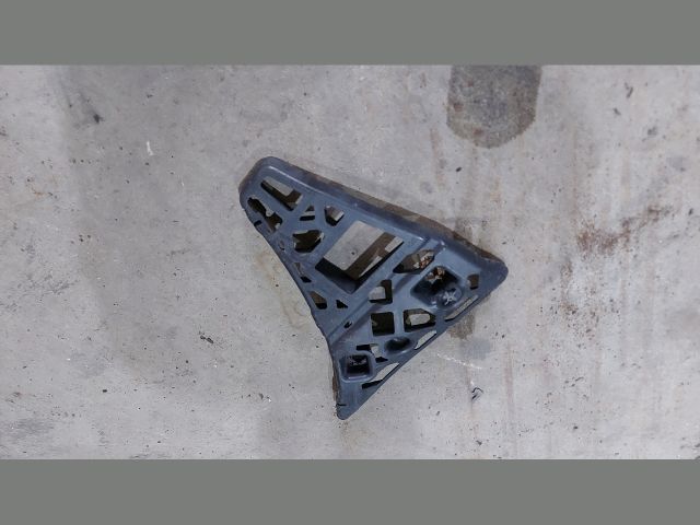 bontott FORD TRANSIT Bal első Lökhárító Tartó (Műanyag)