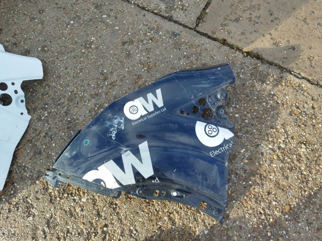 bontott FORD TRANSIT Bal első Sárvédő