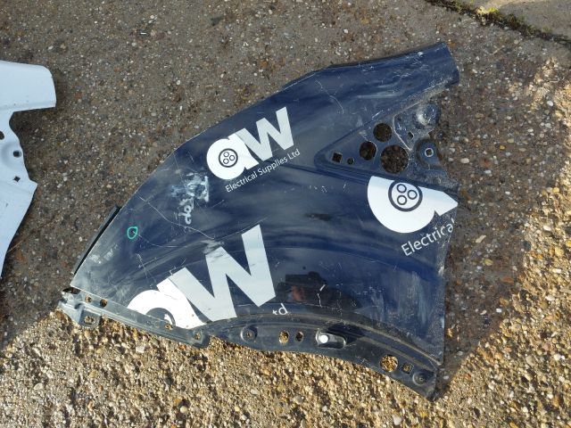 bontott FORD TRANSIT Bal első Sárvédő