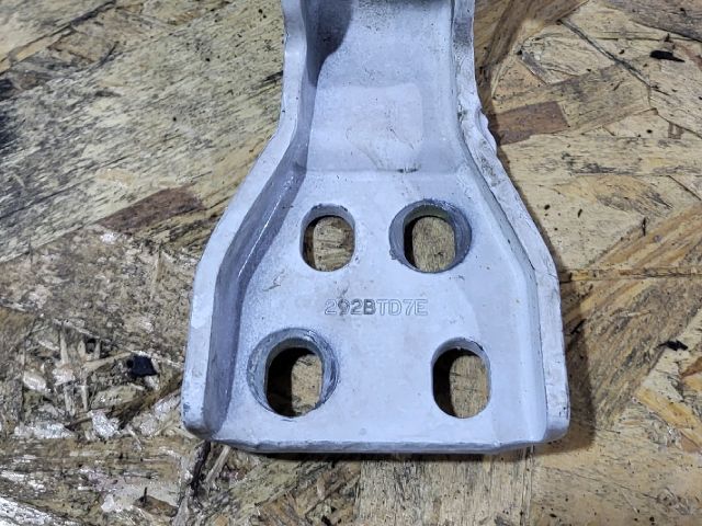 bontott FORD TRANSIT Bal hátsó Alsó Zsanér