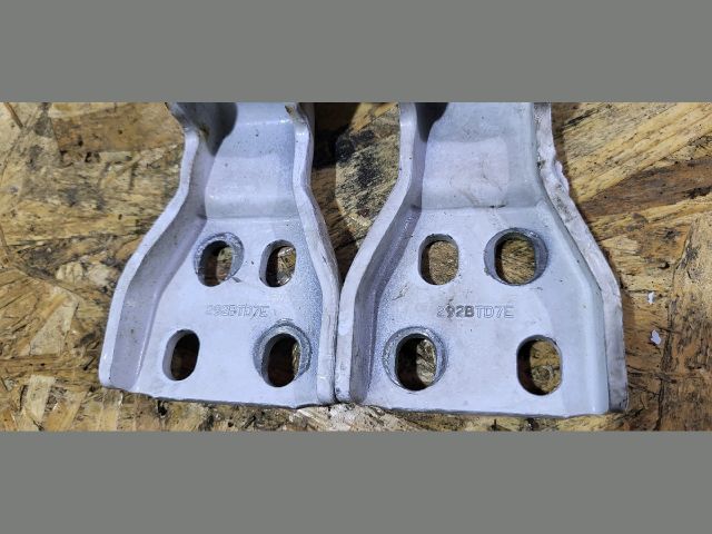 bontott FORD TRANSIT Bal hátsó Alsó Zsanér