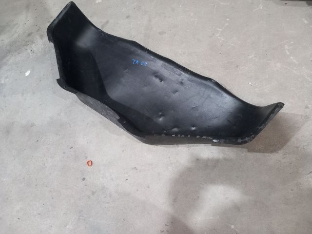 bontott FORD TRANSIT Bal hátsó Dobbetét (Kerékjárati, Műanyag)